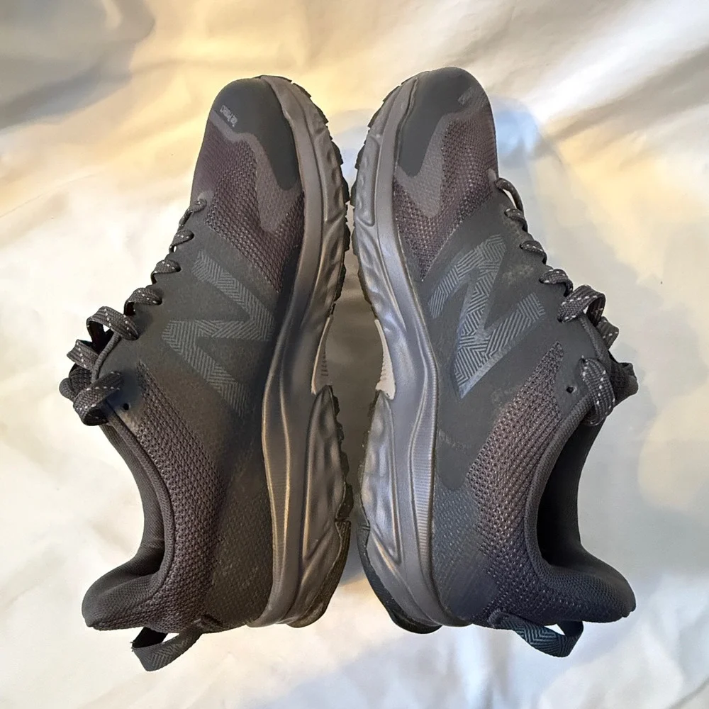 New Balance Fresh Foam 510v6 Mens 10 Wide 2E Black Trail Running Shoes MT510LB6